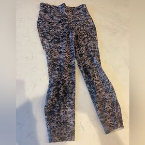 Lululemon Base Pace Size 8, ankle length